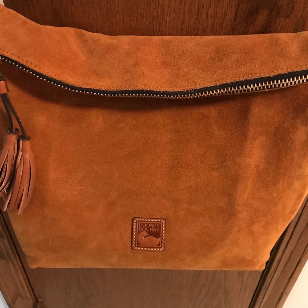 BRAND NEW, LARGE DOONEY & BOURKE DILLON